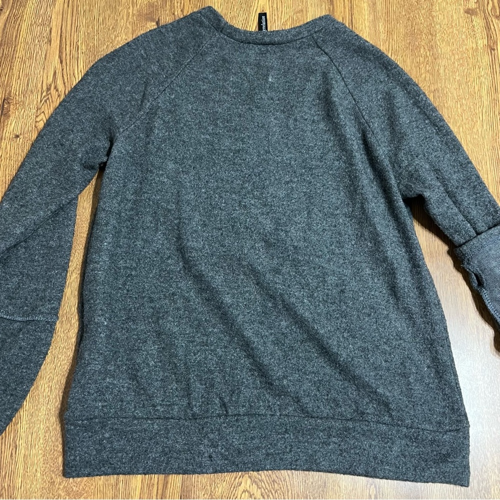 Ladies Revelation brand “flip” Sweater size medium - Picture 10 of 13